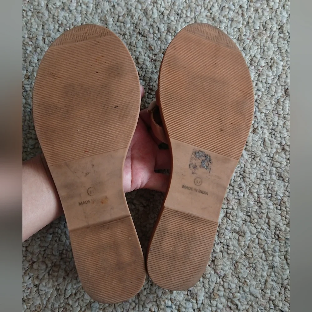 Manebí 'Ibiza' full grain leather and shells slides size 6.5